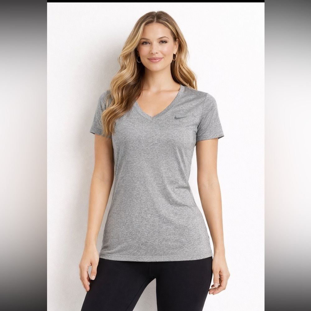 #75 Nike top - Picture 1 of 4